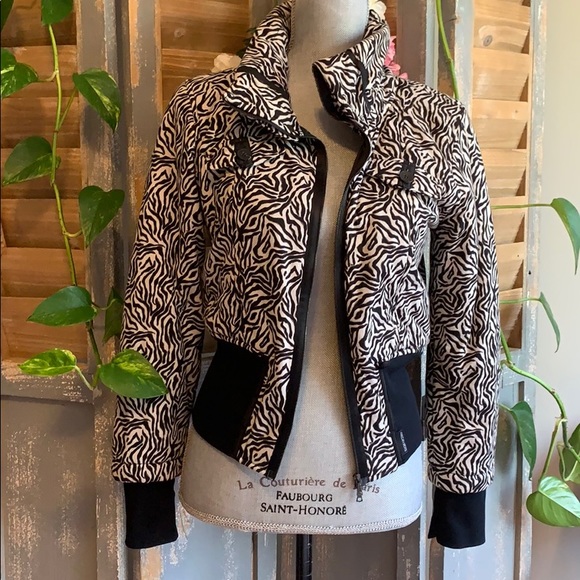 Marc Cain Sport Animal Print Crop Jacket 🌟 - Picture 2 of 16
